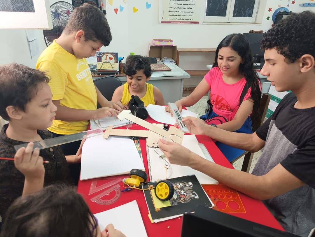 Robotics course in Ali moubarak school